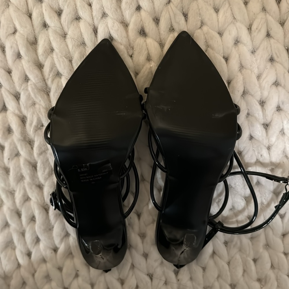 FASHION NOVA BLACK HEELS SIZE 5.5 - Picture 3 of 4